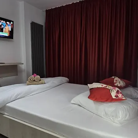 Alezzi Summer Premium - Pool & Alezzi Apartment *